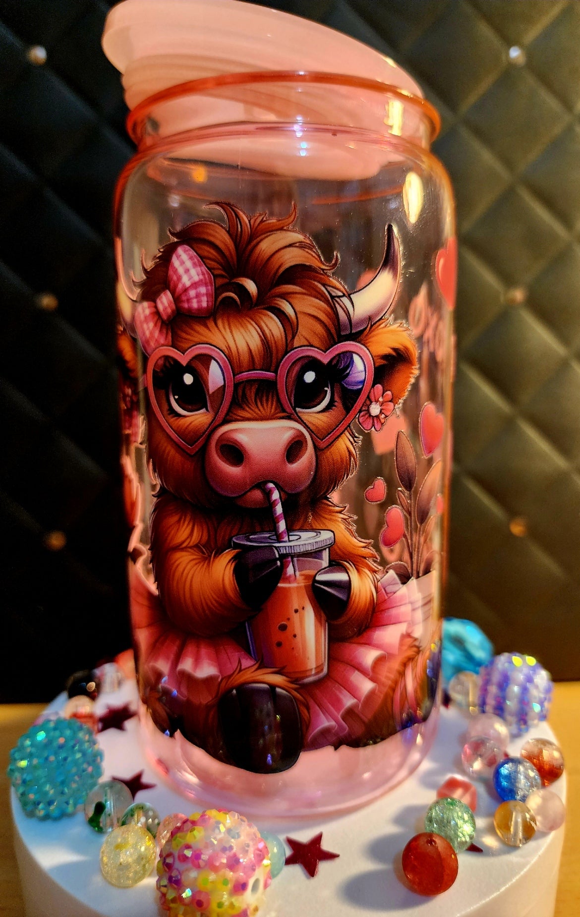 TUMBLER - Baby highland cow with love heart sunglasses (acrylic)
