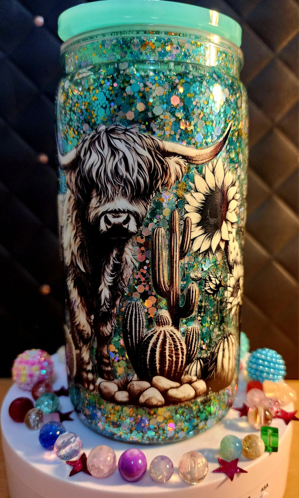 SNOWGLOBE TUMBER - Hairy Cow with yellow sunflower (acrylic)